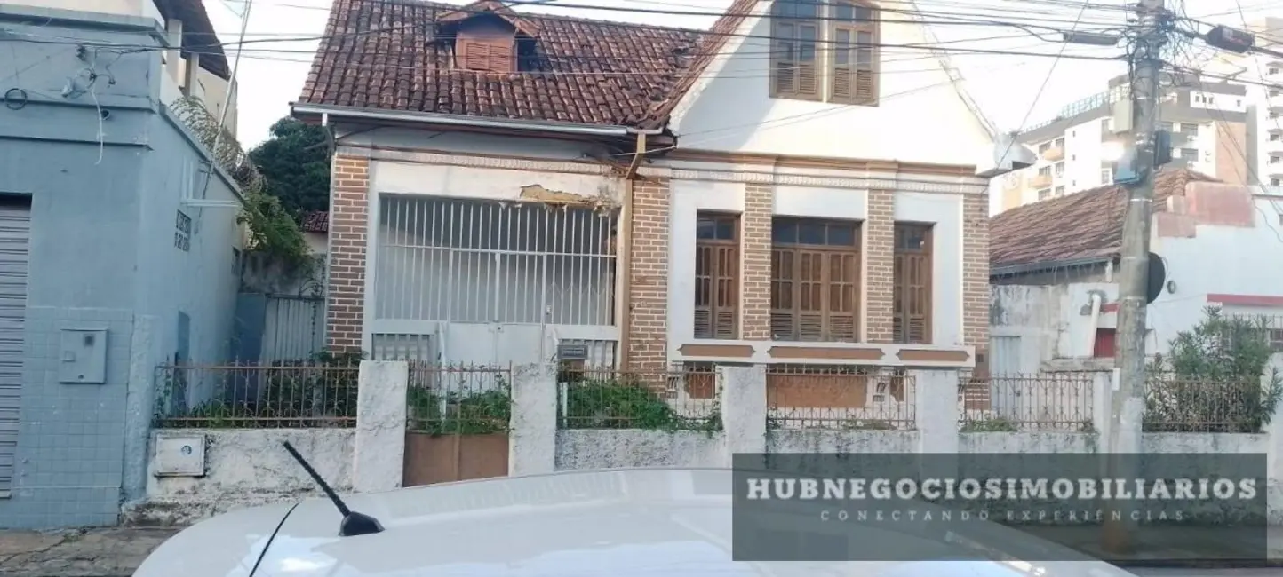 Foto 4 de Casa com 6 quartos à venda em Centro, Montes Claros - MG