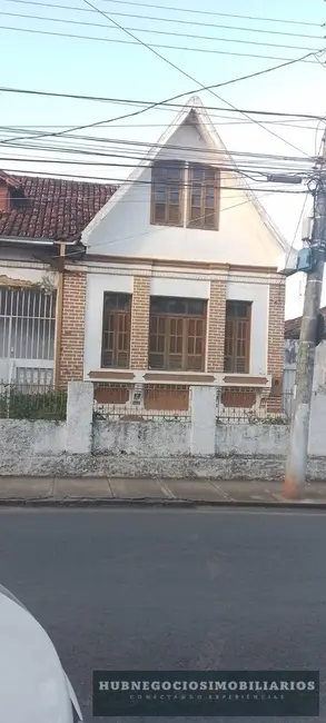 Foto 2 de Casa com 6 quartos à venda em Centro, Montes Claros - MG