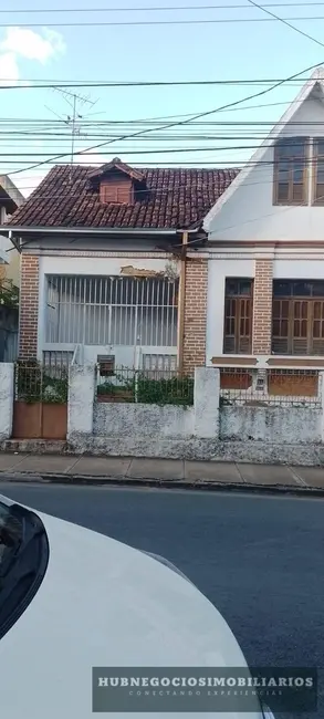 Foto 3 de Casa com 6 quartos à venda em Centro, Montes Claros - MG