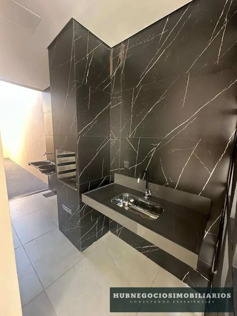 Foto 4 de Casa com 3 quartos à venda, 212m2 em Barcelona Park, Montes Claros - MG