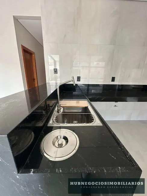Foto 7 de Casa com 3 quartos à venda, 212m2 em Barcelona Park, Montes Claros - MG