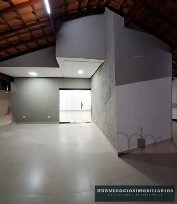 Foto 1 de Casa com 3 quartos à venda, 250m2 em Ibituruna, Montes Claros - MG