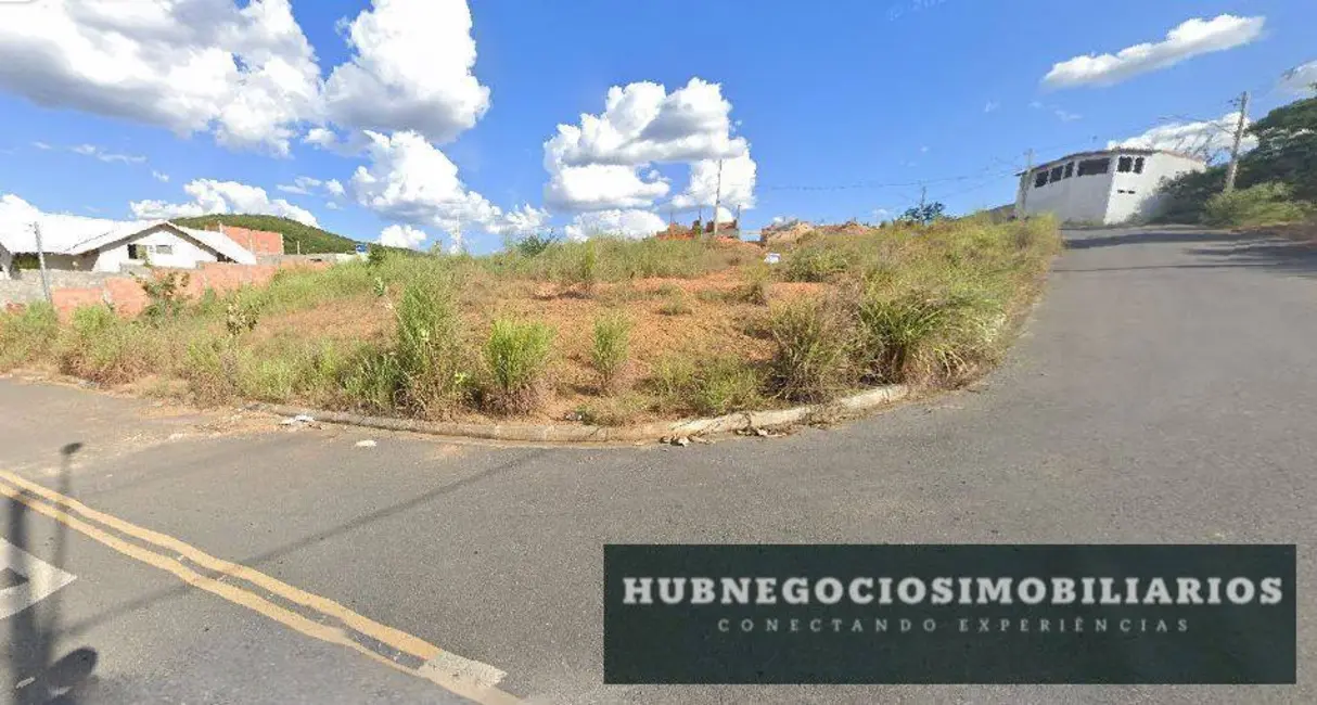 Foto 1 de Terreno / Lote à venda, 229m2 em Montes Claros - MG