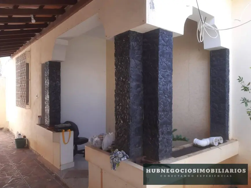 Foto 1 de Casa com 3 quartos à venda, 202m2 em Centro, Montes Claros - MG