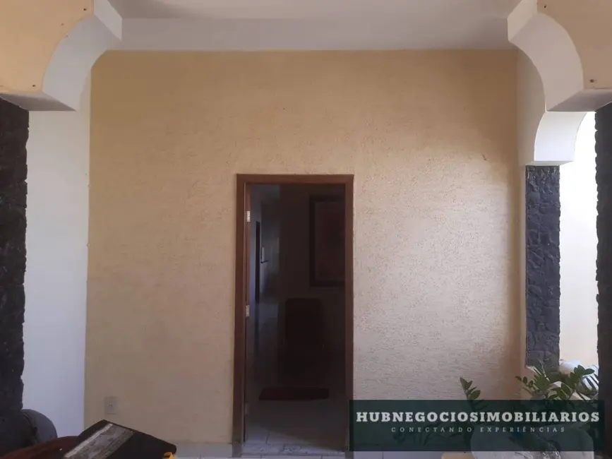 Foto 4 de Casa com 3 quartos à venda, 202m2 em Centro, Montes Claros - MG