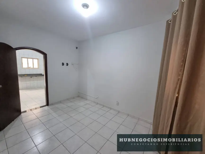 Foto 2 de Casa com 2 quartos à venda, 130m2 em Roxo Verde, Montes Claros - MG