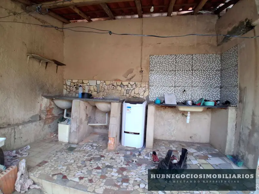 Foto 5 de Casa com 2 quartos à venda, 150m2 em Santa Rita I, Montes Claros - MG