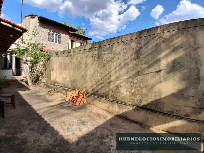 Foto 1 de Casa com 2 quartos à venda, 150m2 em Santa Rita I, Montes Claros - MG