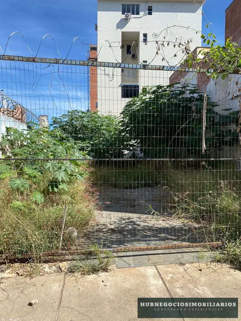 Foto 2 de Terreno / Lote à venda, 200m2 em Centro, Montes Claros - MG