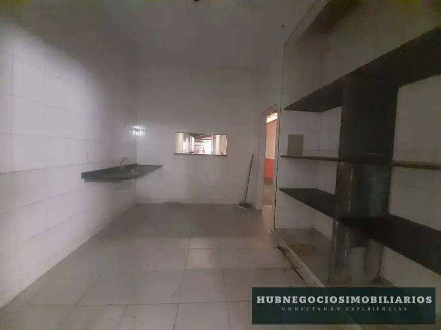 Loja para alugar, 200m2 em Centro, Montes Claros - MG - imagem 9 Foto 9 de Loja para alugar, 200m2 em Centro, Montes Claros - MG