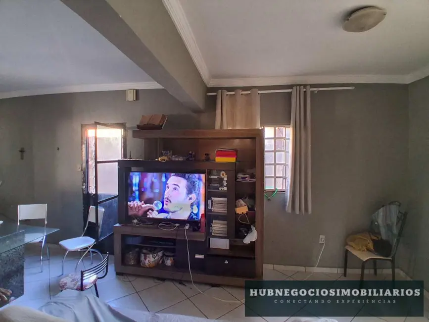 Foto 9 de Casa com 3 quartos à venda, 195m2 em Cintra, Montes Claros - MG