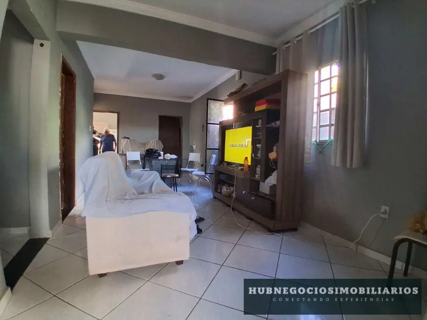 Foto 5 de Casa com 3 quartos à venda, 195m2 em Cintra, Montes Claros - MG