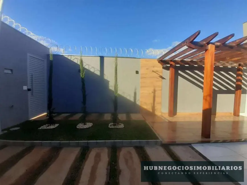 Foto 1 de Casa com 3 quartos à venda, 193m2 em Ibituruna, Montes Claros - MG