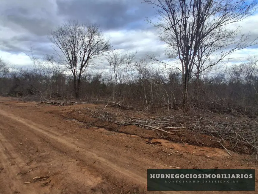 Foto 3 de Chácara à venda, 1055m2 em Centro, Montes Claros - MG