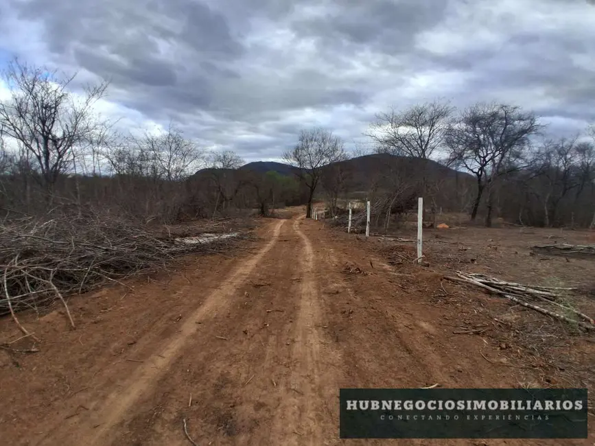 Foto 2 de Chácara à venda, 1055m2 em Centro, Montes Claros - MG