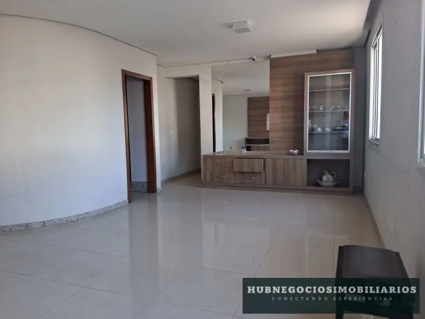Foto 2 de Apartamento com 3 quartos à venda, 115m2 em Centro, Montes Claros - MG