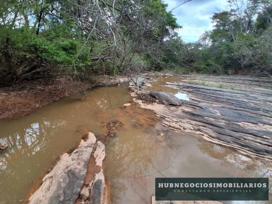 Foto 3 de Chácara à venda, 5000m2 em Montes Claros - MG