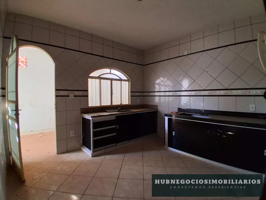 Foto 4 de Casa com 2 quartos à venda, 263m2 em Santa Rita I, Montes Claros - MG