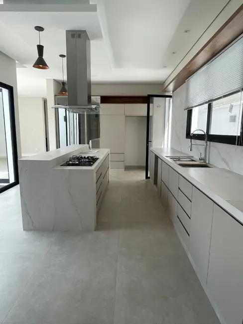 Casa de Condomínio com 3 quartos à venda, 250m2 em Sorocaba - SP - imagem 5 Foto 5 de Casa de Condomínio com 3 quartos à venda, 250m2 em Sorocaba - SP