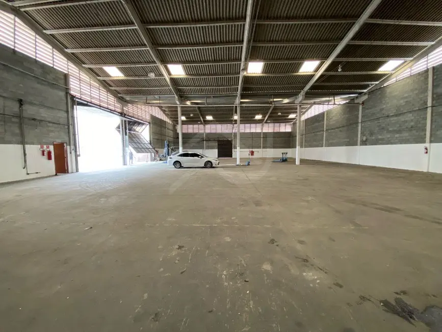Foto 4 de Armazém / Galpão para alugar, 1000m2 em Chácara do Solar I (Fazendinha), Santana De Parnaiba - SP