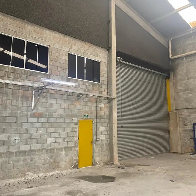 Armazém / Galpão para alugar, 1000m2 em Guaturinho, Cajamar - SP - imagem 7 Foto 7 de Armazém / Galpão para alugar, 1000m2 em Guaturinho, Cajamar - SP
