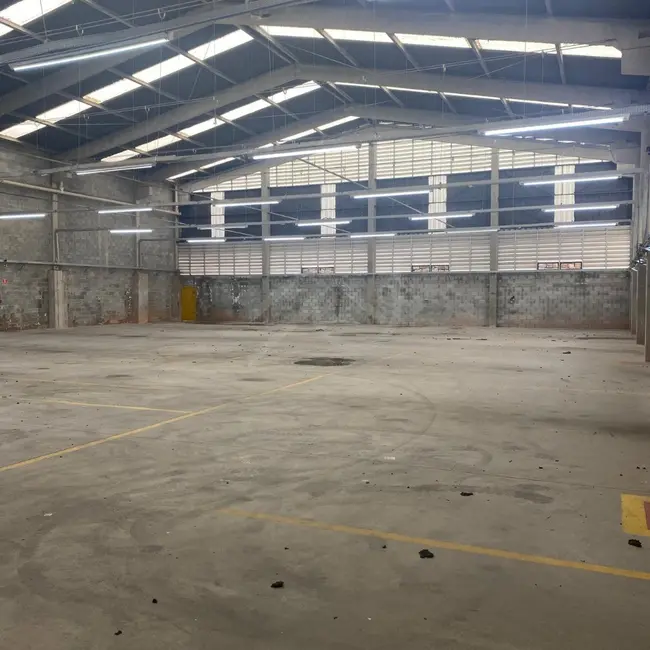 Armazém / Galpão para alugar, 1000m2 em Guaturinho, Cajamar - SP - imagem 5 Foto 5 de Armazém / Galpão para alugar, 1000m2 em Guaturinho, Cajamar - SP