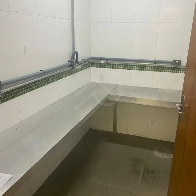 Armazém / Galpão para alugar, 1000m2 em Guaturinho, Cajamar - SP - imagem 4 Foto 4 de Armazém / Galpão para alugar, 1000m2 em Guaturinho, Cajamar - SP