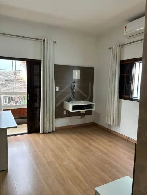 Casa com 3 quartos à venda e para alugar, 284m2 em Portais (Polvilho), Cajamar - SP - imagem 8 Foto 8 de Casa com 3 quartos à venda e para alugar, 284m2 em Portais (Polvilho), Cajamar - SP