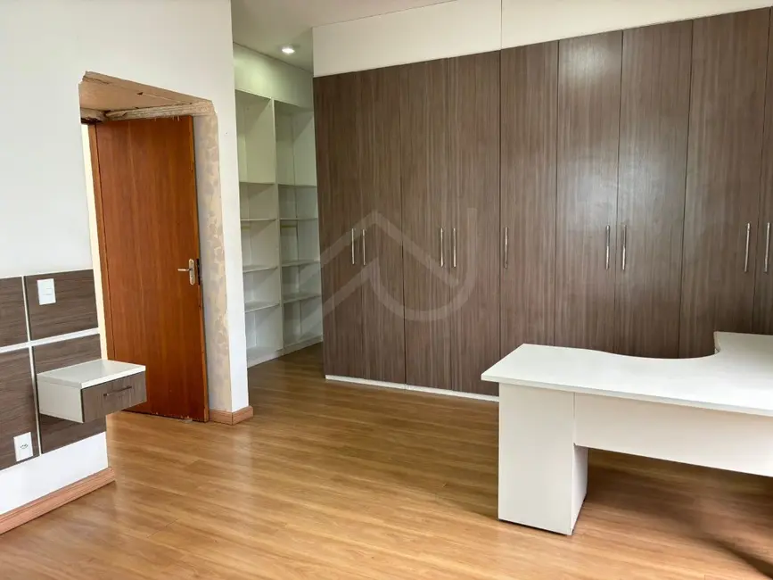 Casa com 3 quartos à venda e para alugar, 284m2 em Portais (Polvilho), Cajamar - SP - imagem 9 Foto 9 de Casa com 3 quartos à venda e para alugar, 284m2 em Portais (Polvilho), Cajamar - SP