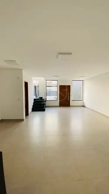 Casa com 3 quartos à venda, 202m2 em Portais (Polvilho), Cajamar - SP - imagem 5 Foto 5 de Casa com 3 quartos à venda, 202m2 em Portais (Polvilho), Cajamar - SP