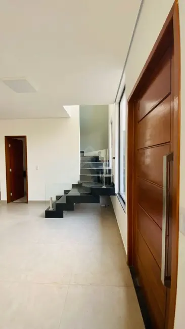 Casa com 3 quartos à venda, 202m2 em Portais (Polvilho), Cajamar - SP - imagem 4 Foto 4 de Casa com 3 quartos à venda, 202m2 em Portais (Polvilho), Cajamar - SP