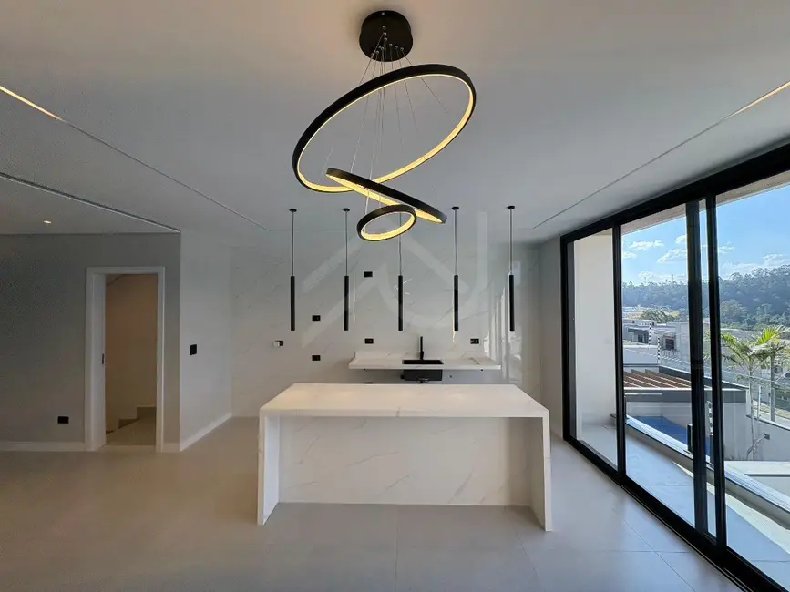 Casa com 4 quartos à venda, 240m2 em Portais (Polvilho), Cajamar - SP - imagem 8 Foto 8 de Casa com 4 quartos à venda, 240m2 em Portais (Polvilho), Cajamar - SP