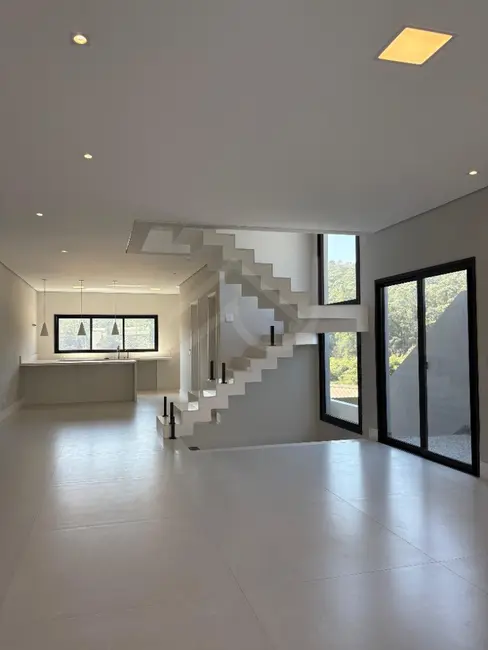 Casa com 3 quartos à venda, 240m2 em Portais (Polvilho), Cajamar - SP - imagem 5 Foto 5 de Casa com 3 quartos à venda, 240m2 em Portais (Polvilho), Cajamar - SP