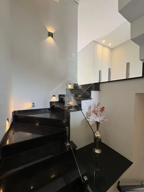 Casa com 3 quartos à venda e para alugar, 180m2 em Portais (Polvilho), Cajamar - SP - imagem 5 Foto 5 de Casa com 3 quartos à venda e para alugar, 180m2 em Portais (Polvilho), Cajamar - SP