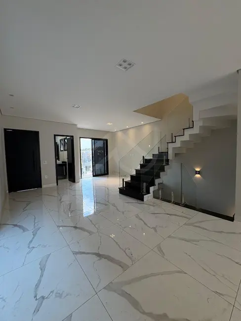 Casa com 3 quartos à venda e para alugar, 180m2 em Portais (Polvilho), Cajamar - SP - imagem 6 Foto 6 de Casa com 3 quartos à venda e para alugar, 180m2 em Portais (Polvilho), Cajamar - SP