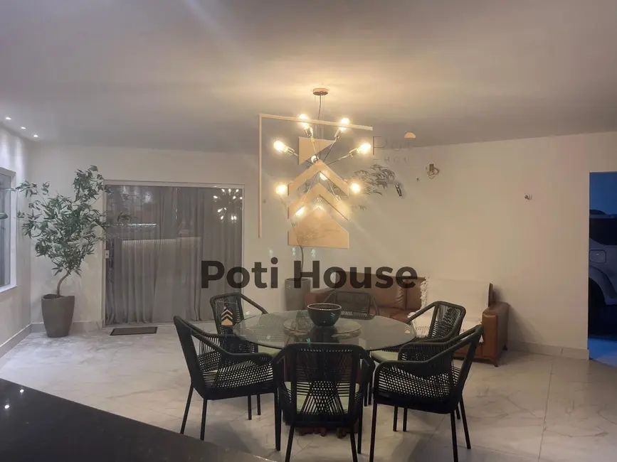Casa com 5 quartos à venda, 200m2 em Capim Macio, Natal - RN - imagem 6 Foto 6 de Casa com 5 quartos à venda, 200m2 em Capim Macio, Natal - RN