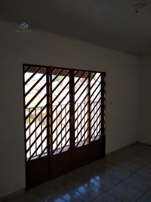 Foto 1 de Sobrado com 3 quartos à venda, 168m2 em Jardim Rosa Garcia, Tatui - SP