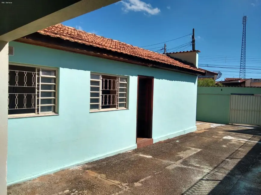 Foto 3 de Casa com 2 quartos à venda, 410m2 em Vila Juca Menezes, Tatui - SP