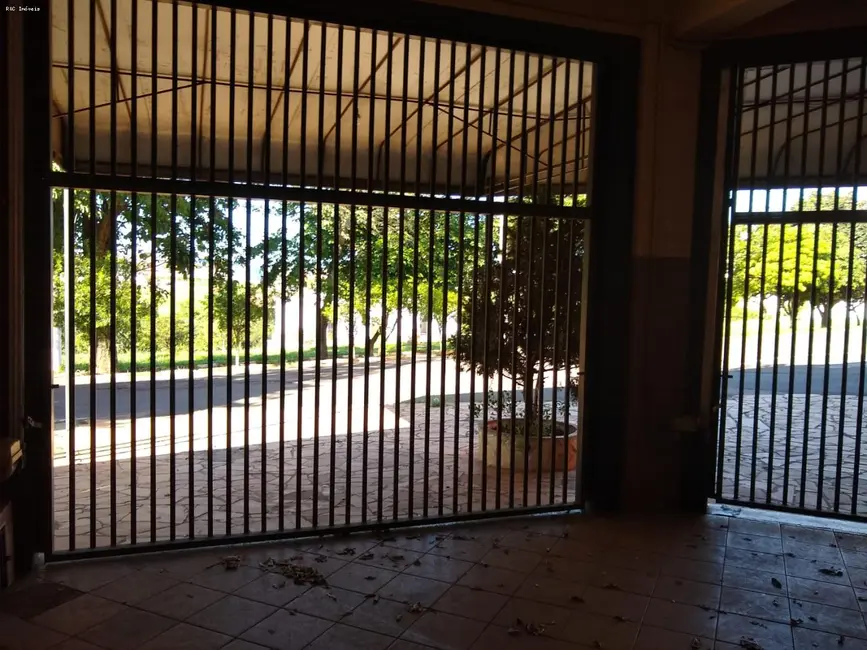Foto 1 de Sala Comercial para alugar, 220m2 em Nova Tatuí, Tatui - SP