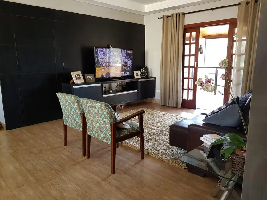 Foto 4 de Fazenda / Haras com 3 quartos à venda, 1400m2 em Centro, Aracoiaba Da Serra - SP