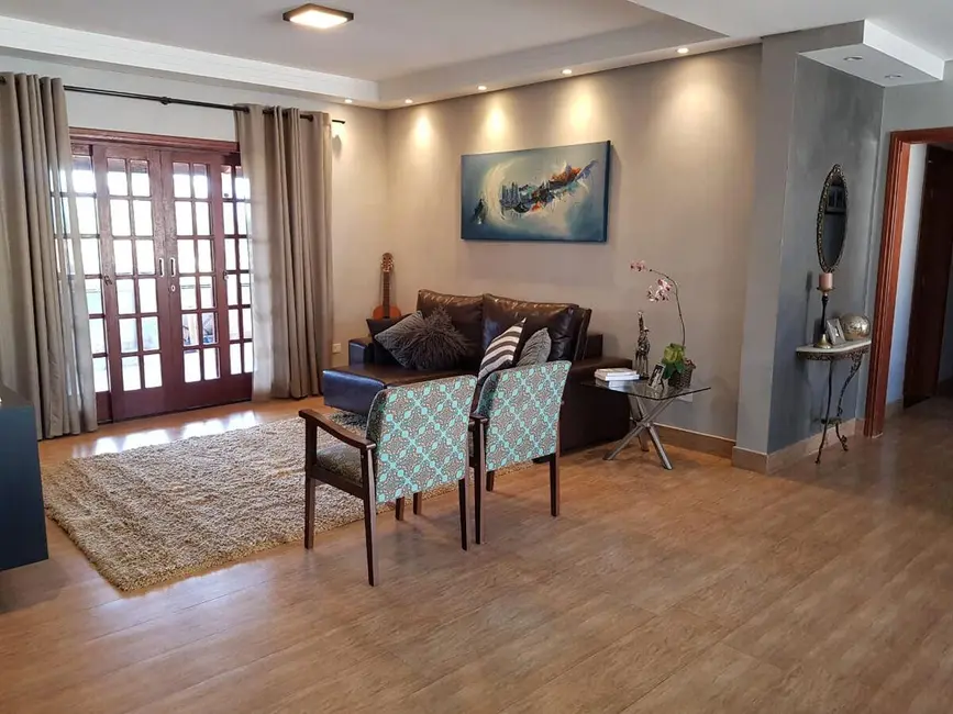 Foto 3 de Fazenda / Haras com 3 quartos à venda, 1400m2 em Centro, Aracoiaba Da Serra - SP