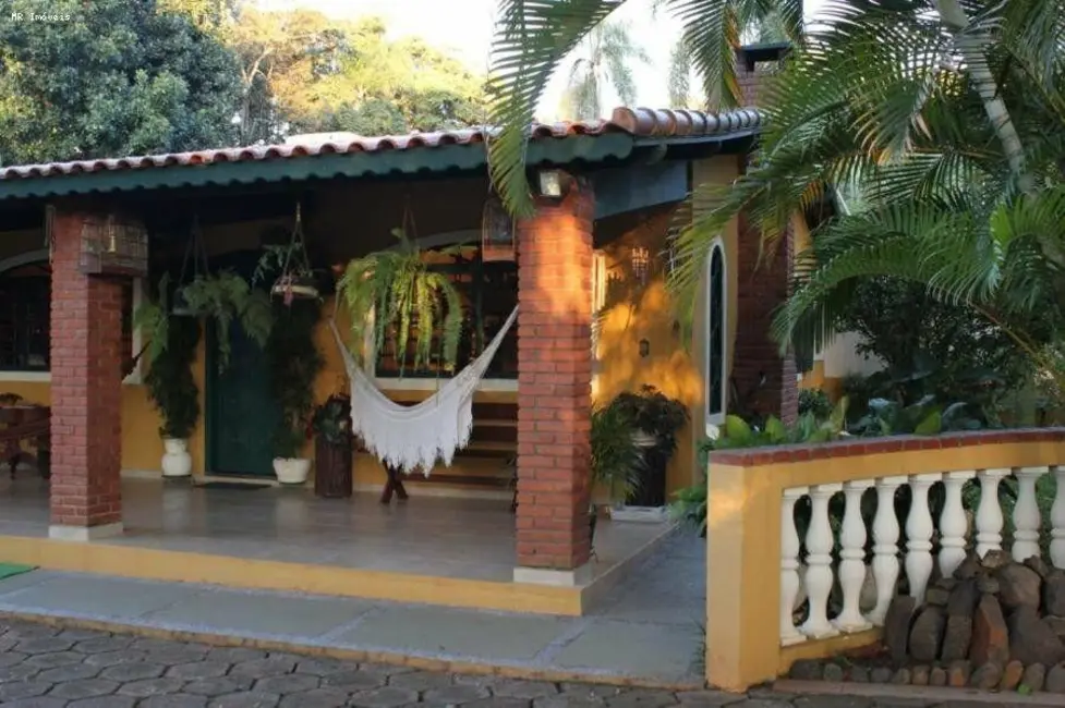 Foto 1 de Fazenda / Haras com 3 quartos à venda, 20000m2 em Tatui - SP