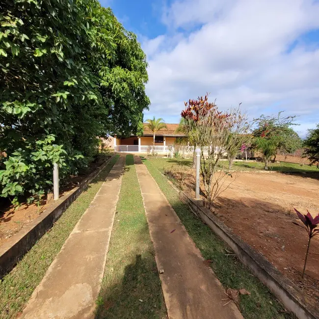 Foto 1 de Fazenda / Haras com 3 quartos à venda, 3000m2 em Jardim Gramado, Tatui - SP