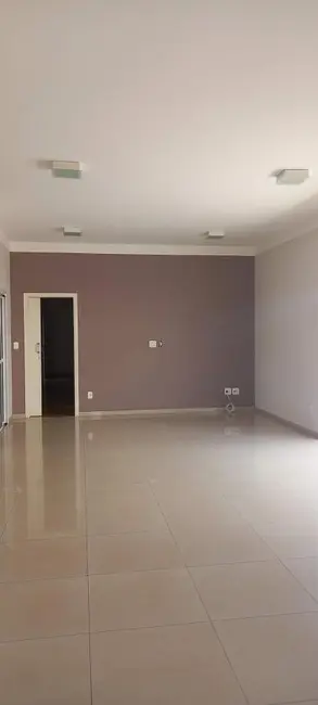 Foto 2 de Casa de Condomínio com 3 quartos à venda, 254m2 em Jardim Marabá, Itapetininga - SP