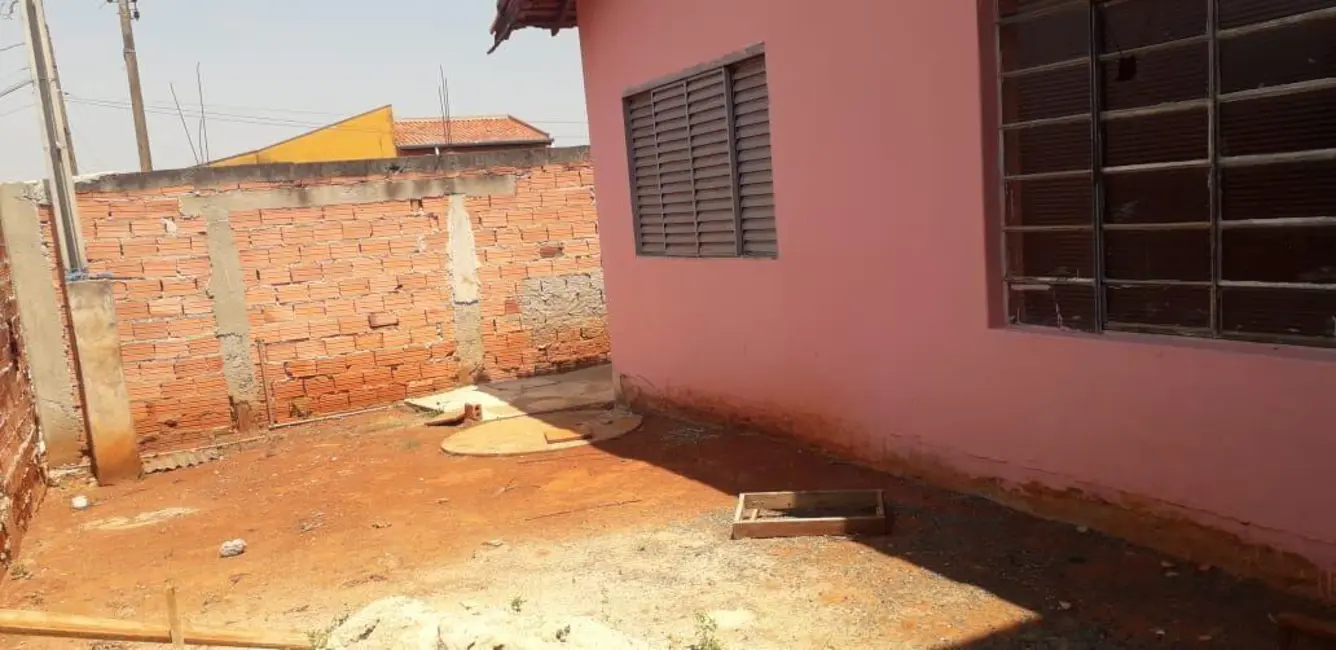 Foto 2 de Casa com 4 quartos à venda, 120m2 em Fundação Educacional Manoel Guedes, Tatui - SP