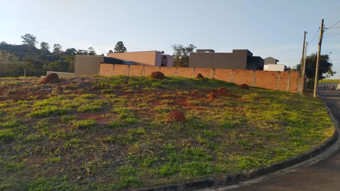 Foto 1 de Terreno / Lote à venda, 258m2 em Colina Verde, Tatui - SP