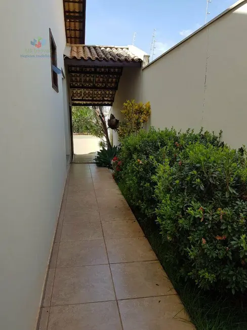 Foto 3 de Casa com 3 quartos à venda, 360m2 em Colina Verde, Tatui - SP