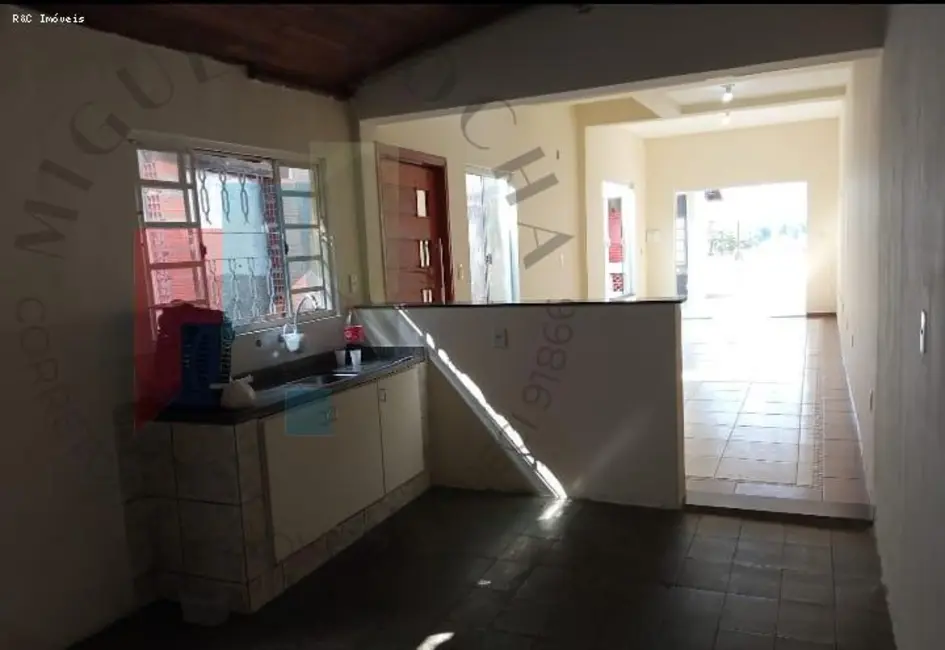 Foto 2 de Casa com 2 quartos à venda, 125m2 em Tatui - SP