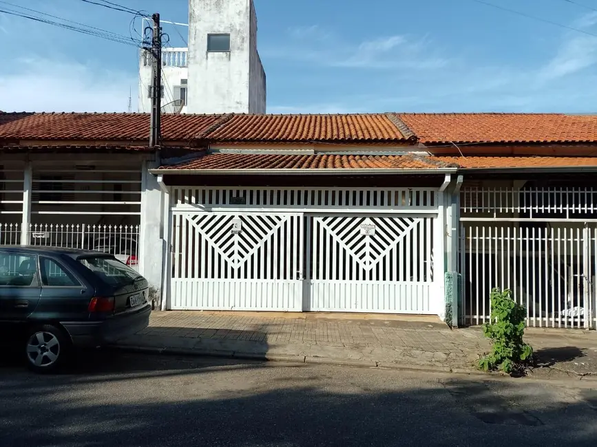 Foto 2 de Casa com 2 quartos à venda, 102m2 em Centro, Tatui - SP