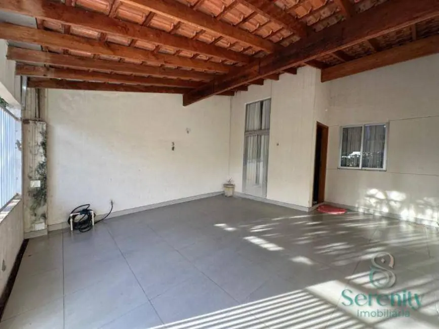 Foto 2 de Casa com 3 quartos à venda, 125m2 em Conjunto Habitacional José Garcia Molina, Londrina - PR